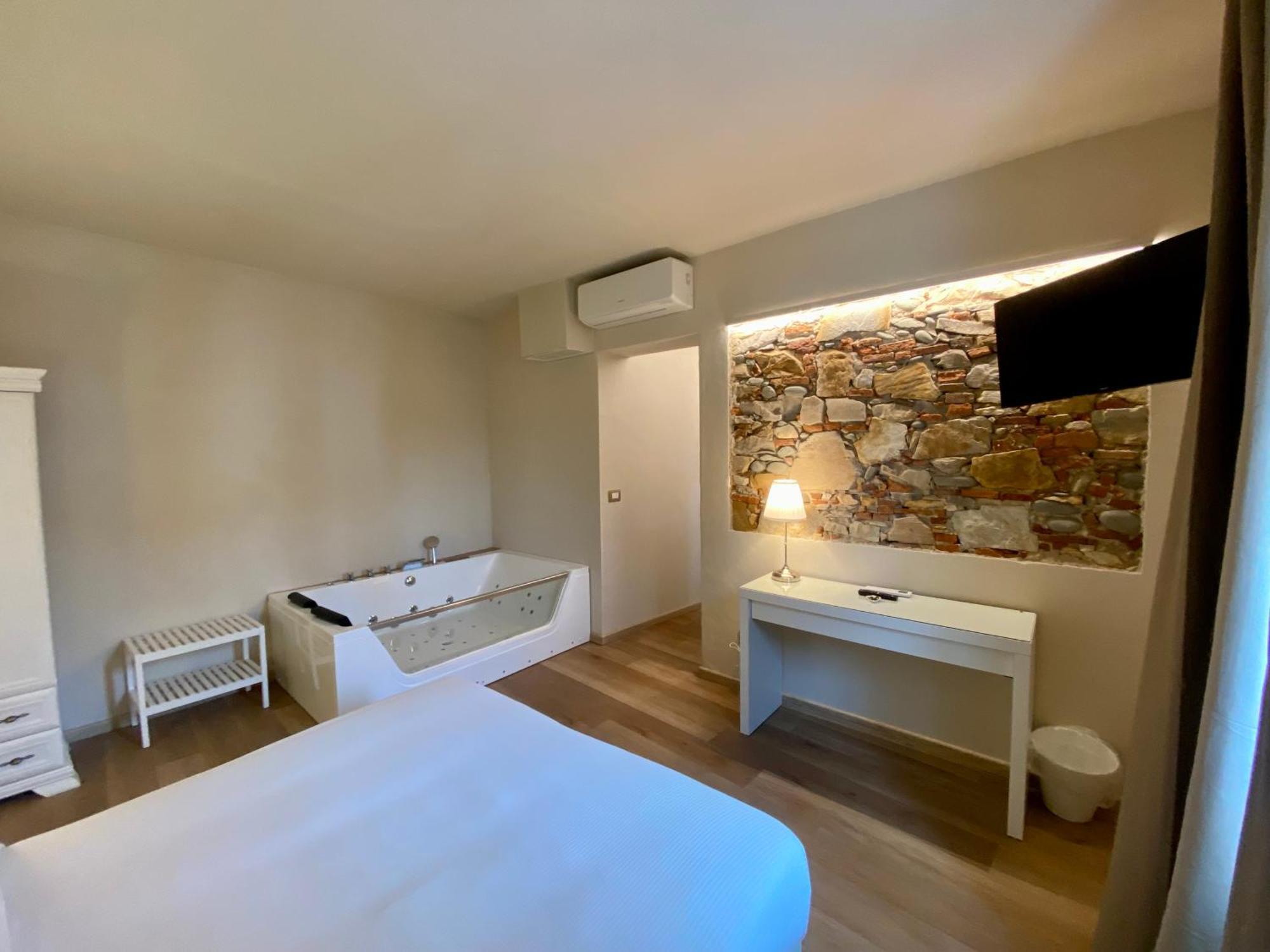 Il Tiglio Jacuzzi&Sauna Lucca Ngoại thất bức ảnh